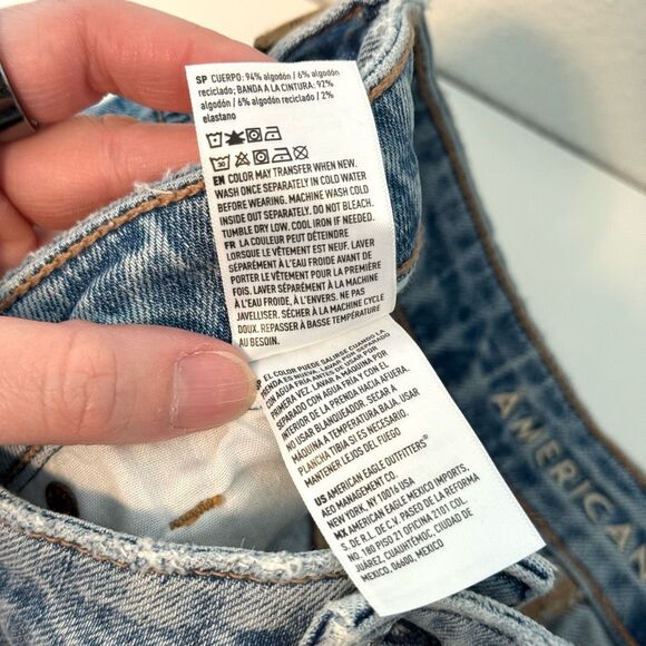 American Eagle Distressed Baggy Mom Short Size 16 - Picture 7 of 12